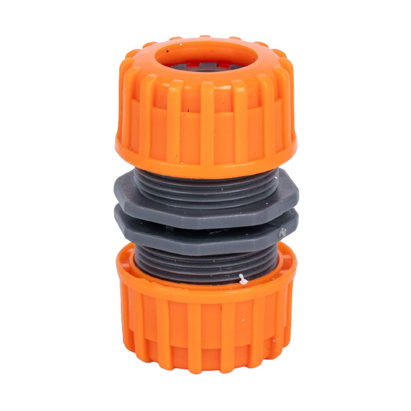 Como você conecta um conector de mangueira de jardim?